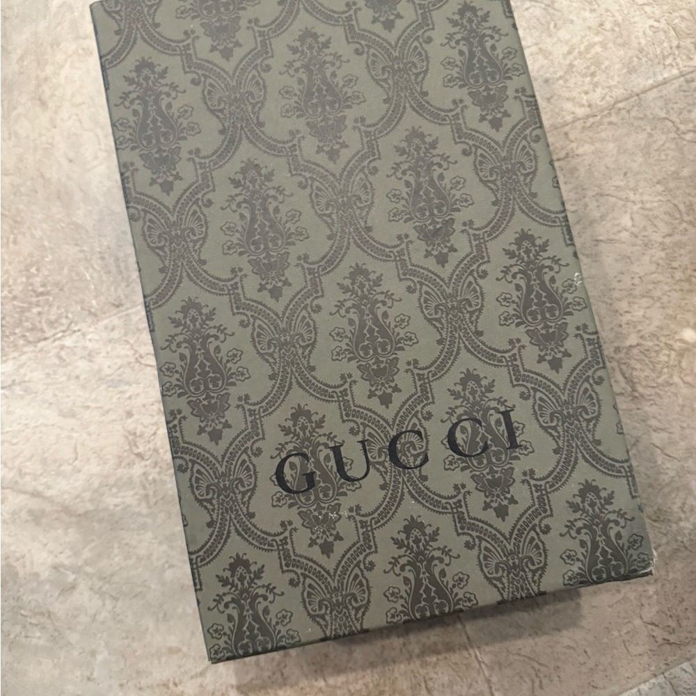 Gucci Beige and Pink Monogram Sneakers - Picture 6 of 6